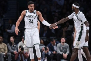 波蒂斯：字母哥永远不会申请交易，雄鹿的目标始终是总冠军