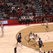 “陪跑”变黑马，NBA首秀结束的杨瀚森会是下一个姚明吗？